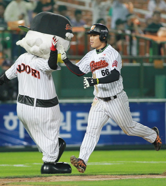 신본기 시즌 마수걸이 홈런